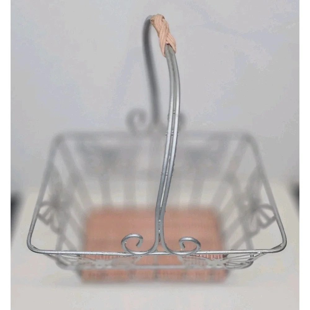 Butterfly Metal Wire Basket w/Handle. Easter, Baby, Seasonal‎ Decoration